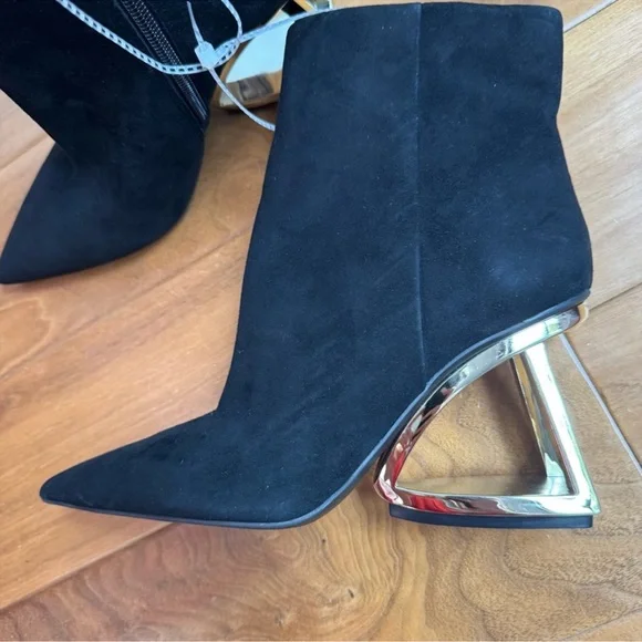 NWT Gianni Bini Harrison Suede Architectural Wedge Black Booties Sz 8,5 - Picture 3 of 8